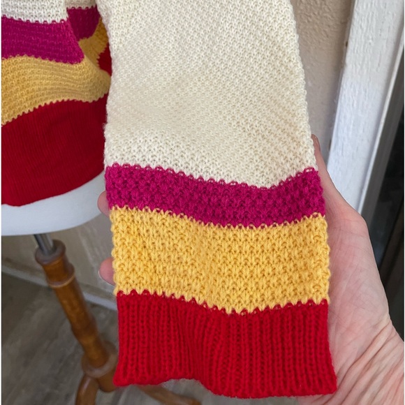 Color Block Sweater - Picture 3 of 4